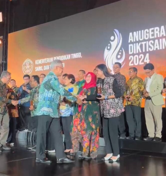 
					PT Pertamina EP (PEP) Tarakan Field menerima penghargaan tertinggi Anugerah Distiksaintek Republik Indonesia dari Kementerian Pendidikan Tinggi, Sains, dan Teknologi (Kemdiktisaintek) atas kesuksesan kolaborasi dengan Universitas Borneo Tarakan (UBT) di bawah payung Program Kedaireka. 