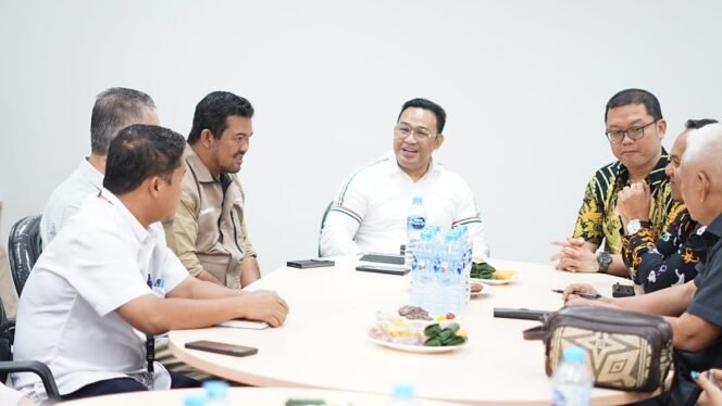 
					Anggota Komisi IV DPRD Provinsi Kaltara kunjungi PT. Phoenix. Foto : Ist 