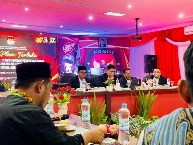 
					KPU Provinsi Kaltara gelar rapat pleno rekapitulasi perhitungan suara Pilgub. Foto : Ist 