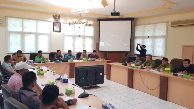 
					Rdp Komisi I DPRD Kota Tarakan bersama PT. Phoenix bahas tenaga kerja lokal. Foto : Fokusborneo.com 