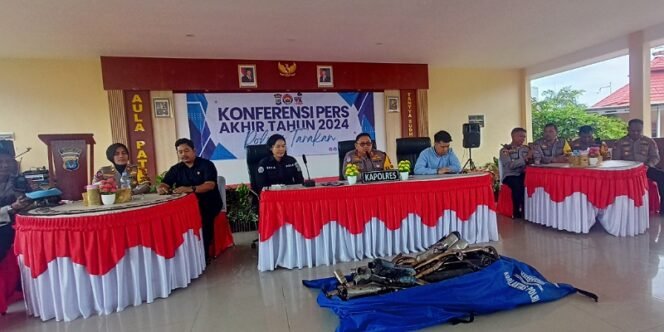 
					Kapolres Tarakan AKBP Adi Saptia Sudirna Pimpin Pres Release Akhir Tahun 2024. Foto: fokusborneo.com