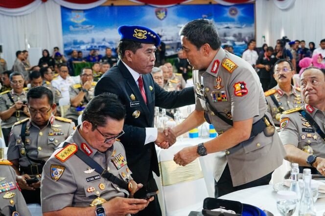 
					Gubernur Zainal Hadiri HUT Ke-74 Polairud Baharkam Polri