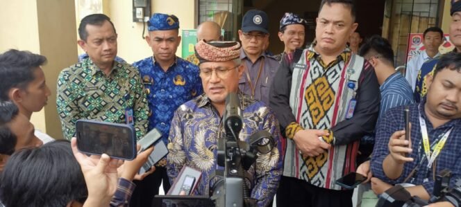 
					Kepala BNN RI Komjen Pol Marthinus Hukom