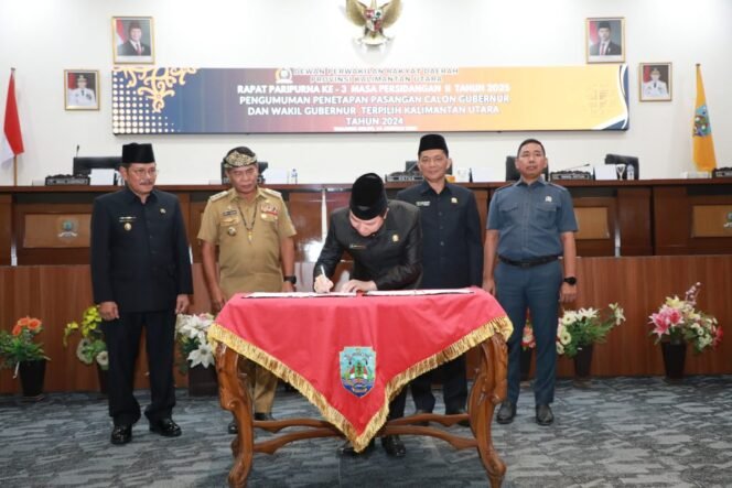 
					Dewan Perwakilan Rakyat Daerah (DPRD) Kalimantan Utara (Kaltara) menggelar Rapat Paripurna ke-3 Masa Persidangan II Tahun 2025 berlangsung di Ruang Rapat Paripurna Gedung DPRD Kaltara pada Selasa (14/01).