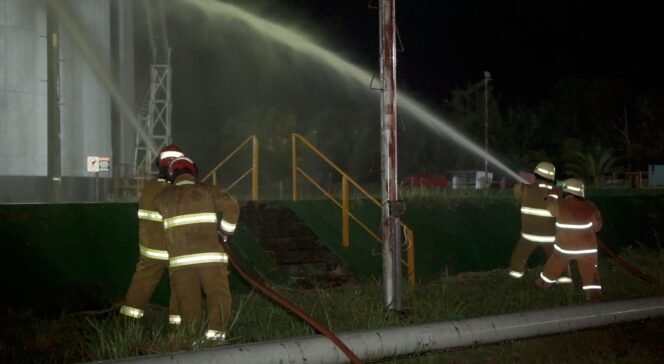 
					PT Pertamina EP (PEP) Bunyu Field sukses melaksanakan Simulasi Keadaan Darurat (Major Emergency Drill) di area Loading Terminal yang melibatkan masyarakat di sekitar fasilitas operasi Perusahaan di Pulau Bunyu pada Minggu, 29 Desember 2024, pukul 20.00 hingga 22.00 WITA