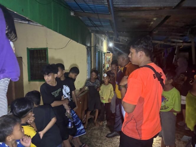 
					Bocah yang berhasil di evakuasi tim dari BPBD Tarakan, usai bertemu buaya saat mencari kepiting di sekitar hutan Mangrove, Selasa (14/1/2025) sore.