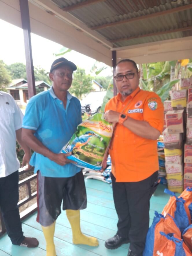 
					BPBD Malinau mulai menyalurkan bantuan kepada warga terdampak banjir sejak Selasa (14/1/2025).