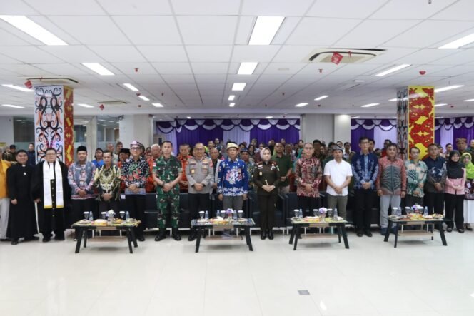 
					Wakapolda Kaltara Brigjen Pol. Soeseno Noerhandoko S.I.K menghadiri Seminar Kebangsaan yang mengusung tema 