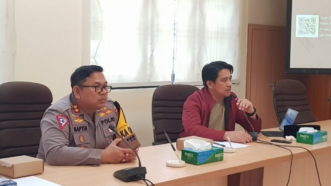 
					Ketua Komisi II DPRD Kota Tarakan Simon Patino bersama Kapolres Tarakan AKBP Adi Saptia Sudirna. Foto : Fokusborneo.com 