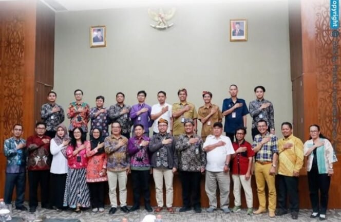 
					Rektor UBT Prof Yahya didampingi Wakil Rektor Rukisah hadiri pisah sambut Kepala KPwBI Provinsi Kaltara. Foto : Ist 