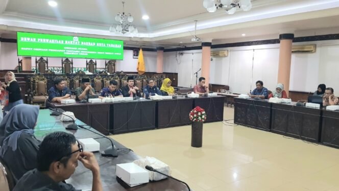 
					Rdp Komisi II bersama pemerintah, Polres Tarakan dan manajemen hotel se-Tarakan. Foto : Fokusborneo.com 