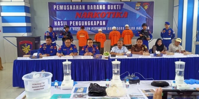 
					Press Release Pengungkapan Kasus Penyelundupan Narkotika Jenis Sabu oleh Dit Polairud Polda Kaltara. Foto: fokusborneo.com
