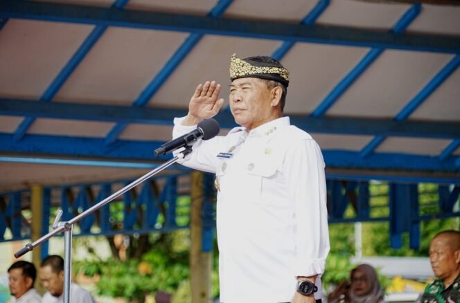 
					Gubernur Dr. Zainal Arifin Paliwang, S.H., M.Hum