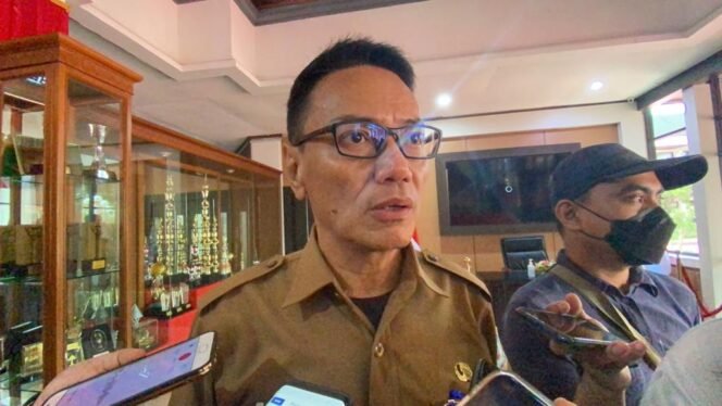 
					Kepala DLH Balikpapan,Sudirman Djayaleksana