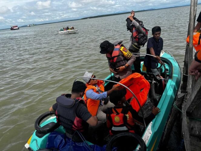 
					Pencarian hari terakhir, korban kecelakaan laut speedboat Cinta Putri tidak membuahkan hasil, operasi SAR ditutup, Selasa (4/2/2025). (Foto : SAR Tarakan)