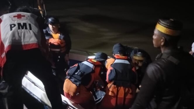 
					Korban keempat, Andi Herawati ditemukan dalam kondisi meninggal dunia malam tadi dalam insiden speedboat terbalik di Bulungan, Senin (10/2/2025).