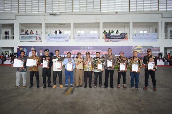 
					PT Kilang Pertamina Internasional (KPI) Unit Balikpapan kembali menoreh prestasi gemilang dalam penerapan sistem Keselamatan dan Kesehatan Kerja (K3). Penghargaan tersebut diberikan atas kinerja luar biasa dalam pelaporan pelaksanaan Panitia Pembina Keselamatan dan Kesehatan Kerja (P2K3). PT KPI Unit Balikpapan berhasil meraih penghargaan dengan predikat Platinum yang diserahkan di Hanggar D Bandara Sultan Aji Muhammad Sulaiman Sepinggan, Balikpapan.

