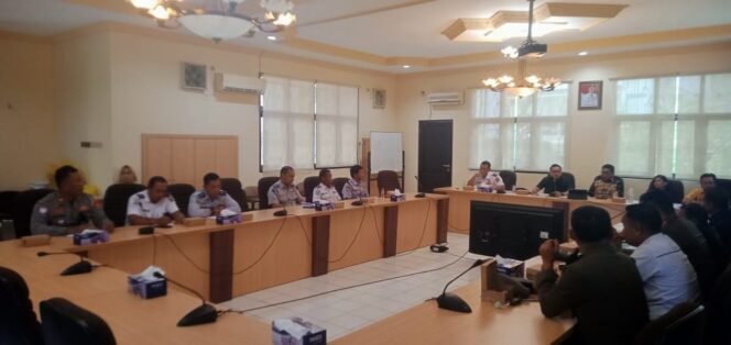 
					Rdp Komisi III DPRD Kota Tarakan bersama stakeholder terkait bahas  keselamatan masyarakat. Foto : Ist 