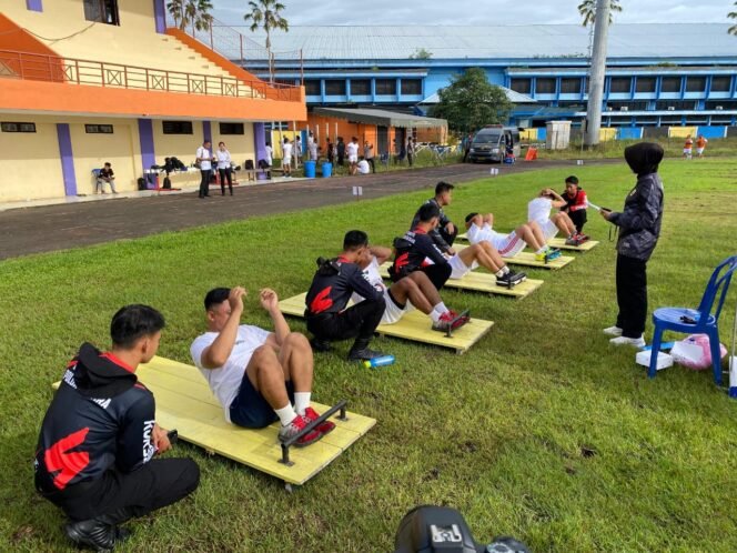 
					 Pelaksanaan kegiatan Tes Kesamaptaan Jasmani Seleksi Sekolah Inspektur Polisi (SIP) ke-54 T.A 2025 Polda Kaltara dilaksanakan di Stadion Andi Tjatjo Tanjung Selor, Selasa (04/02/25).