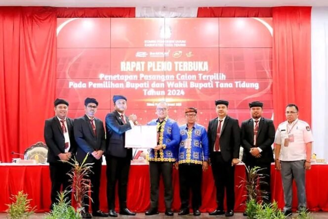 
					Ibrahim Ali-Sabri saat ditetapkan sebagai Bupati dan Wakil Bupati Tana Tidung Terpilih, Kamis (6/2/2025) malam.