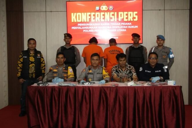 
					Konferensi pers terkait pengungkapan kasus ini digelar di Mako Polres PPU pada Jumat (7/2/2025), dipimpin oleh Wakapolres PPU Kompol Awan Kurnianto, S.H., mewakili Kapolres PPU AKBP Supriyanto, S.I.K., M.Si., serta didampingi oleh Kapolsek Babulu Iptu Syaifudin, S.H. dan Kasihumas Aipda Syafruddin. (Foto : Polda Kaltim)