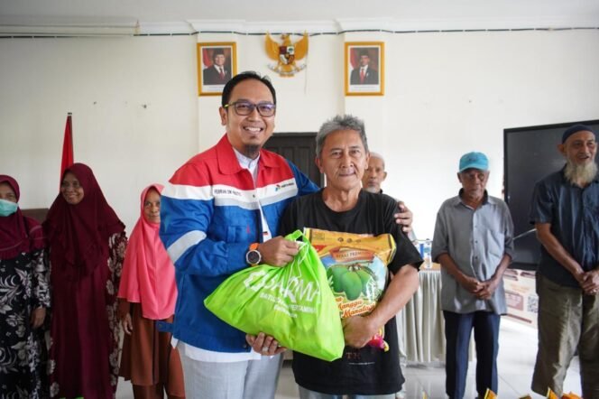 
					PT Kilang Pertamina Internasional (KPI) Unit Balikpapan bersama Baituzzakah Pertamina (BAZMA) Tingkat Wilayah Unit Balikpapan menggelar aksi sosial Siaga Pangan (SAPA) Ramadan 1446 H.