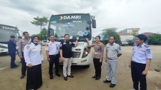 
					Menjelang Lebaran Idul Fitri 1446 H, Dinas Perhubungan (Dishub) Kalimantan Utara (Kaltara) menggelar inspeksi keselamatan atau rampcheck di Terminal Malinau Kota, Senin (17/3/25). 