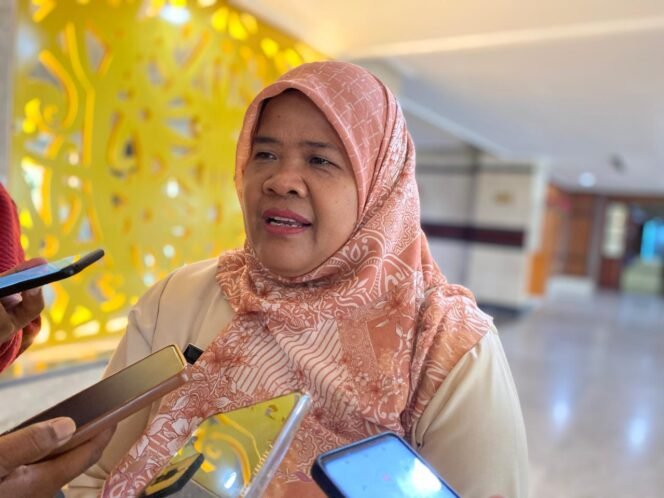 
					Kepala Dinas Kesehatan Kota Balikpapan, Alwiati,
