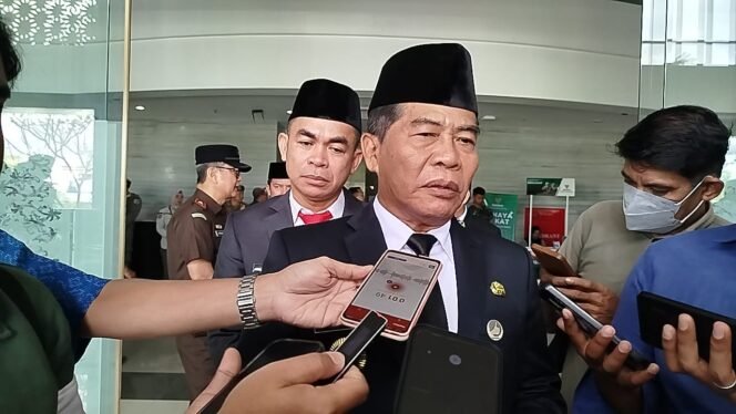 
					Gubernur Kaltara, Dr.H.Zainal A Paliwang,S.H.,M.Hum