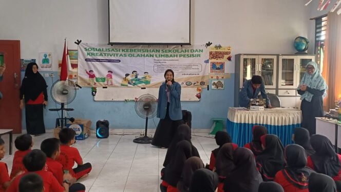 
					Dari Limbah Jadi Berkah: Nunik Anggraini Ubah Cangkang Kerang Jadi Produk Kreatif Berdaya Saing