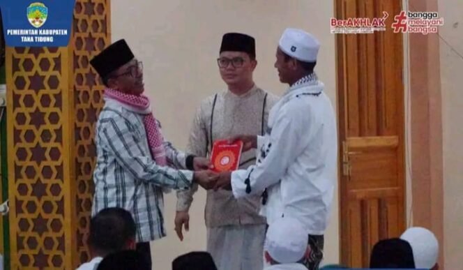 
					Bupati Beri Santunan Kaum Dhuafa dan Guru Ngaji, Dekatkan Pemda dengan Masyarakat Bandan Bikis