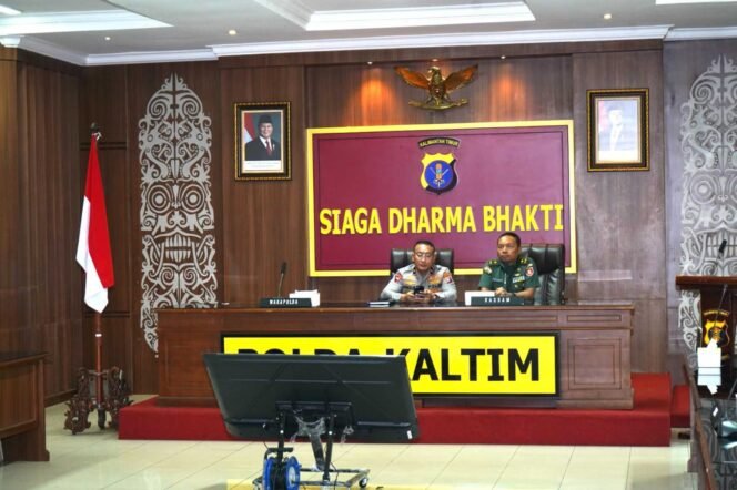 
					Kasdam VI Mulawarman menghadiri Launching Satuan Pelayanan Pemenuhan Gizi Polri, yang digelar secara virtual melalui Zoom Meeting bersama Forum Koordinasi Pimpinan Daerah (Forkopimda) Kalimantan Timur, Senin (17/03/2025), bertempat di Ruang Rapat Utama (Rupatama) Polda Kaltim.


