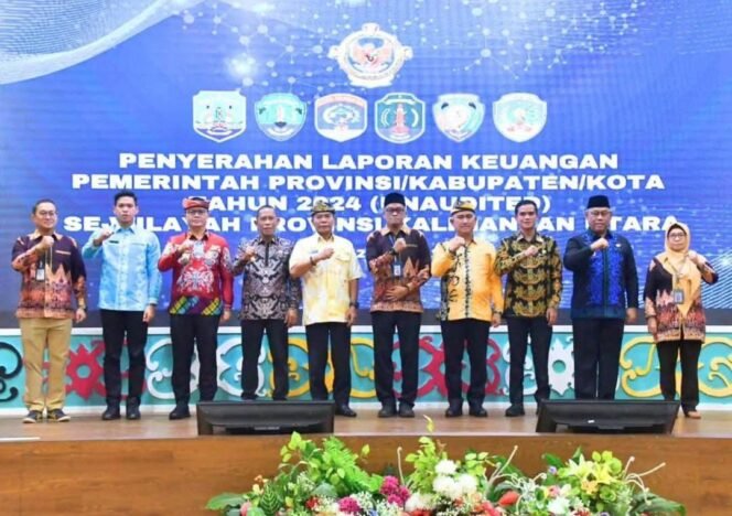 
					Bupati Irwan Sabri Serahkan LKPD 2024