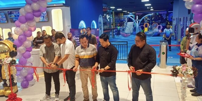 
					Potong Pita Tandai Pembukaan Milky Verse di Tarakan. Foto: fokusborneo.com