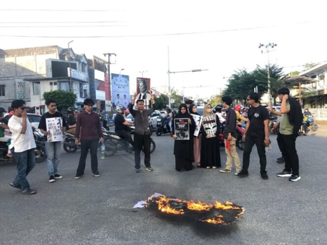 
					Komunitas KOPI Gelar Aksi Solidaritas untuk Palestina di Peringatan Hari Al-Quds Sedunia. Foto: Ist. 