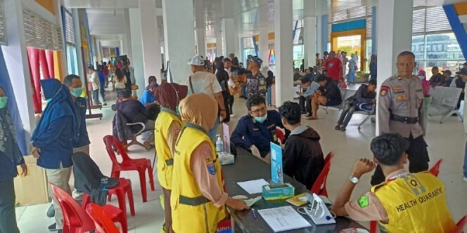 
					Suasana Terminal Keberangkatan Speedboat di Pelabuhan Tengkayu I SDF Tarakan H-3 Lebaran. Foto: fokusborneo.com 