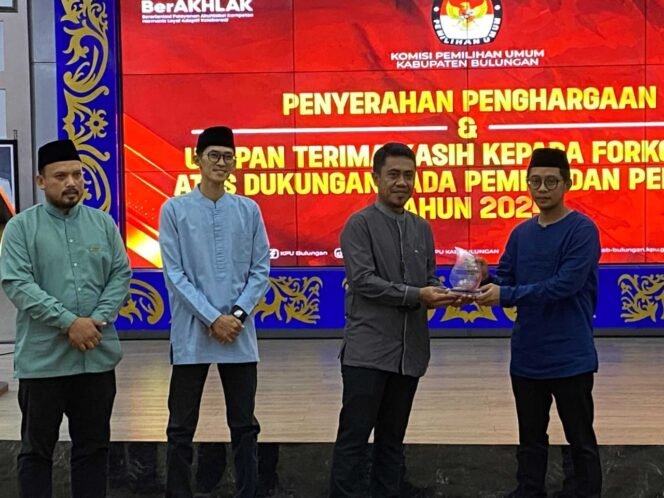 
					Apresiasi Dukungan Pesta Demokrasi, PWI Bulungan Diganjar Penghargaan