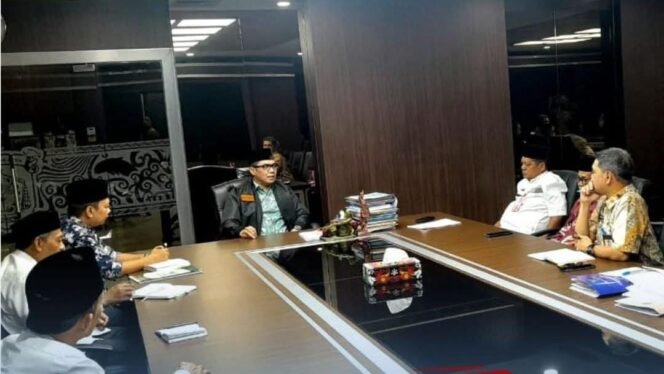 
					Pemerintah Kota Samarinda bersama Badan Amil Zakat Nasional (BAZNAS) Kota Samarinda menggelar rapat penting membahas kepengurusan dan strategi penguatan kelembagaan zakat.