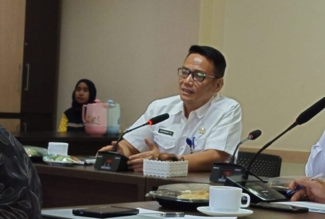 
					Kepala DLH Balikpapan, Sudirman Djayaleksana