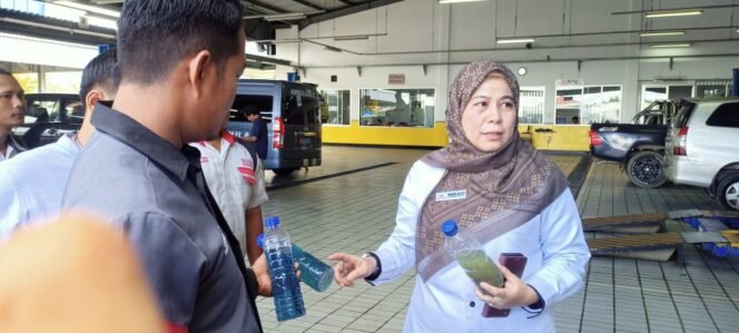 
					Adanya keluhan dari masyarakat terkait kualitas bahan bakar minyak (BBM) jenis Pertalite, Ombudsman RI Perwakilan Kaltara turun langsung cek kualitas BBM di SPBU bersama Pertamina Patra Niaga, Pemerintah Kota Tarakan, dan aparat penegak hukum (APH), Kamis (10/4/2025).