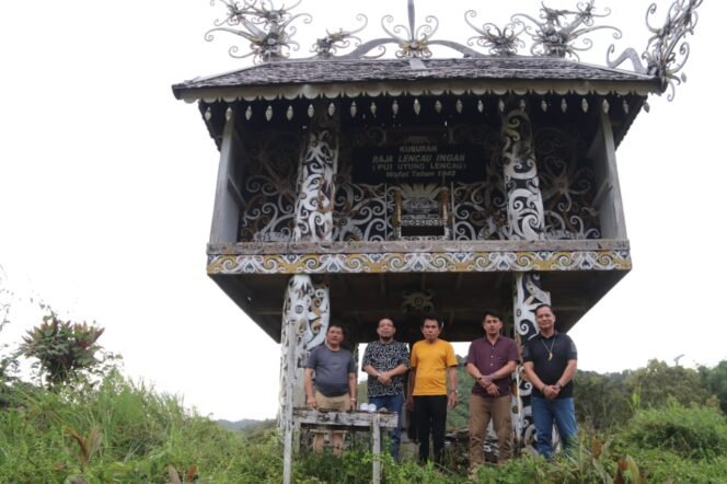 
					Wagub Ingkong Ala Ziarah ke Makam Leluhur, Raja Apau Kayan Lencau Ingan