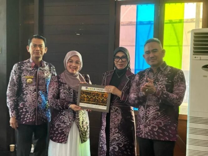 
					Wali Kota Tarakan, dr. H. Khairul, M.Kes., mengikuti Rapat Kerja Wilayah (Rakerwil) APEKSI Regional Kalimantan yang digelar di Kota Banjarmasin, Sabtu (26/4/2025).