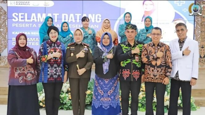 
					Anggota DPRD Provinsi Kaltara, Hj. Aluh Berlian, menghadiri seminar kesehatan. Foto: Humas Setwan