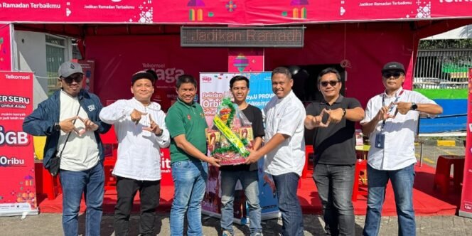 
					Telkomsel sukses jadikan Ramadan terbaik bagi pelanggan selama momen Ramadan dan Idulfitri 1446H atau RAFI 2025 melalui optimalisasi jaringan broadband terdepan serta ketersediaan produk dan layanan bernilai tambah. Dimulai dari 26 Maret hingga 8 April 2025, Telkomsel berhasil mencatatkan peningkatan trafik broadband 6.33% dibandingkan hari biasa 2025 atau 20.89% lebih tinggi dari periode Ramadan Idulfitri 2024 di Wilayah Kalimantan. Foto: ist