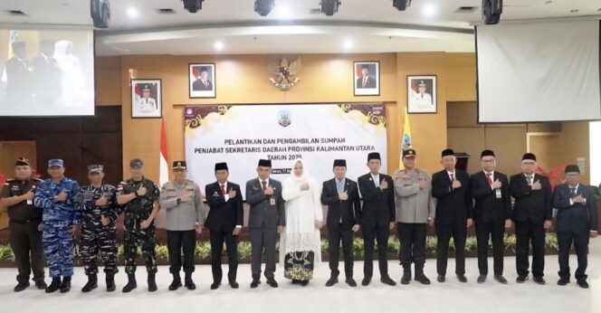 
					Ketua DPRD Provinsi Kaltara Achmad Djufrie hadiri pelantikan Pj Sekdaprov Bustan. Foto: Ist