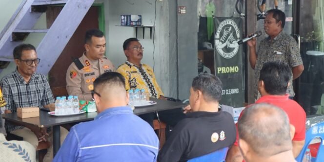 
					Silaturahmi, Kapolres Tarakan Terima Saran dan Kritik dari Masyarakat. Foto: ist