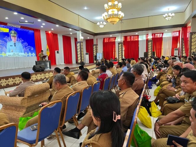 
					Musyawarah Rencana Pembangunan (Musrenbang) Rencana Kerja Pemerintah Daerah (RKPD) Tana Tidung Tahun 2026, digelar pada Selasa (15/4/2025). Dihadiri sejumlah pihak terkait, kegiatan dihadiri Wakil Bupati Tana Tidung, Sabri mewakili Bupati Ibrahim Ali.

