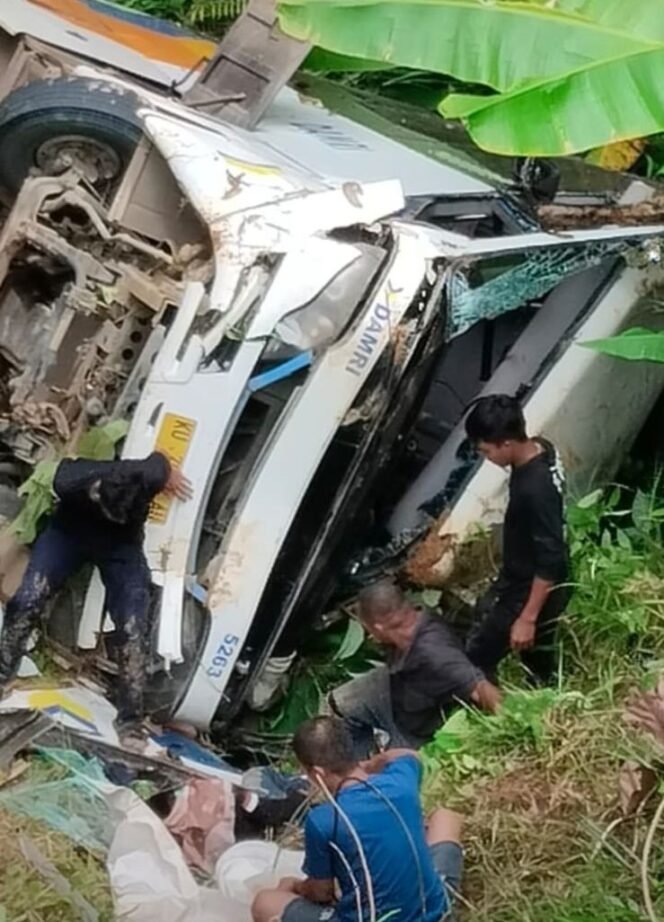 
					Ini Kronologis Kecelakaan Bus Damri Tujuan Tana Tidung di Malinau Barat