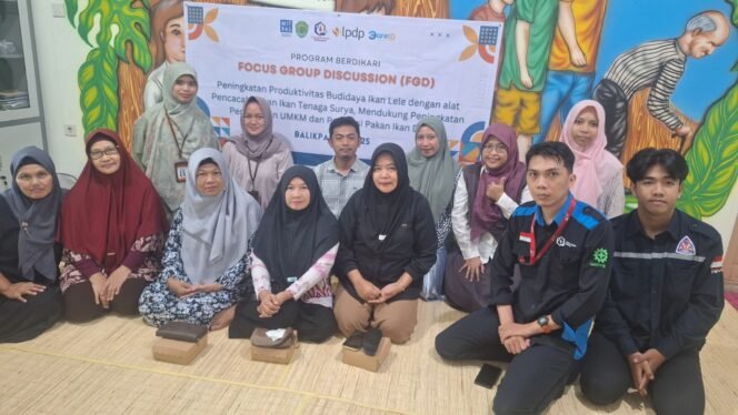 
					Tim Peneliti Poltekba Manfaatkan Energi Matahari Ciptakan Alat Cacah Pakan Ikan