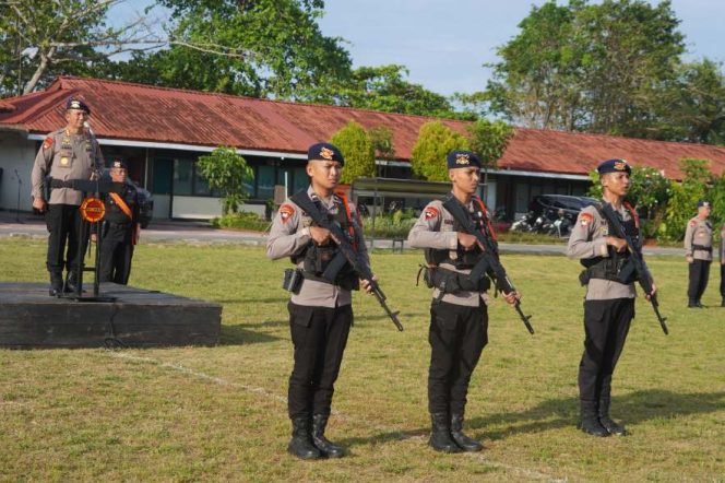 
					Satuan Brigade Mobil (Satbrimob) Kepolisian Daerah Kalimantan Timur (Polda Kaltim) menggelar apel kesiapsiagaan di Lapangan M. Jasin, Markas Komando (Mako) Brimob Stalkuda, Balikpapan, pada hari ini, Rabu (7/5/2025). 